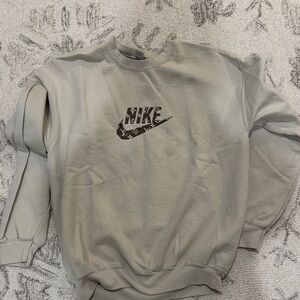 Gildan Crewneck Sweater in Light Gray